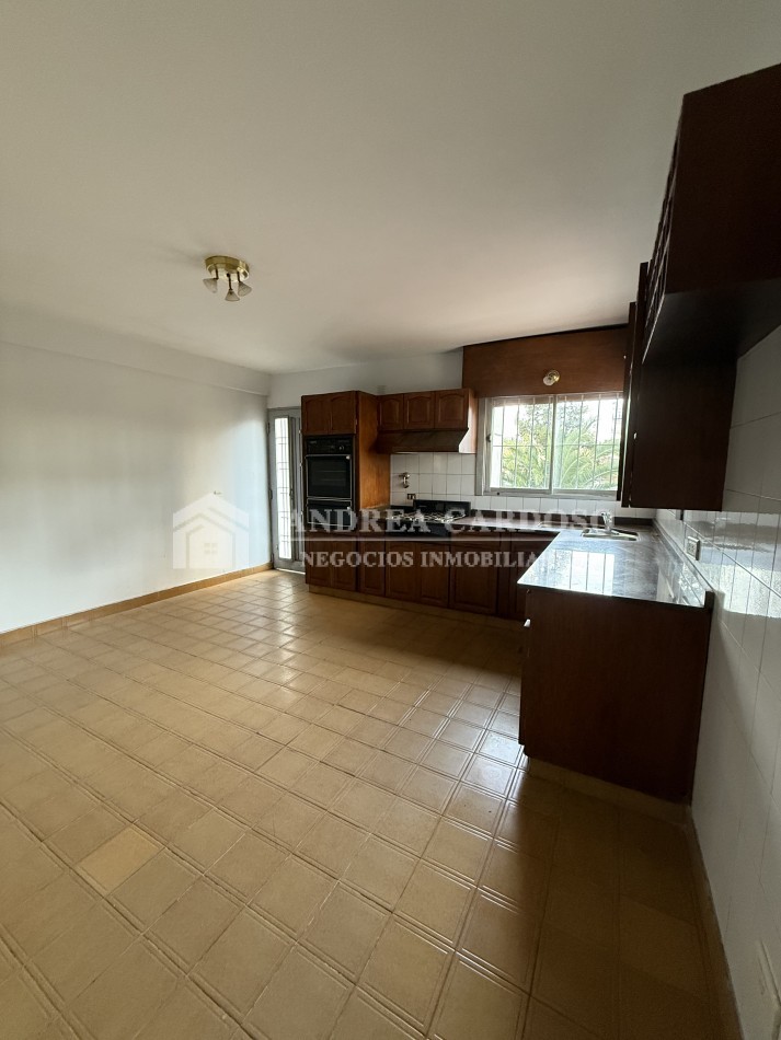 Francia 2425 Castelar