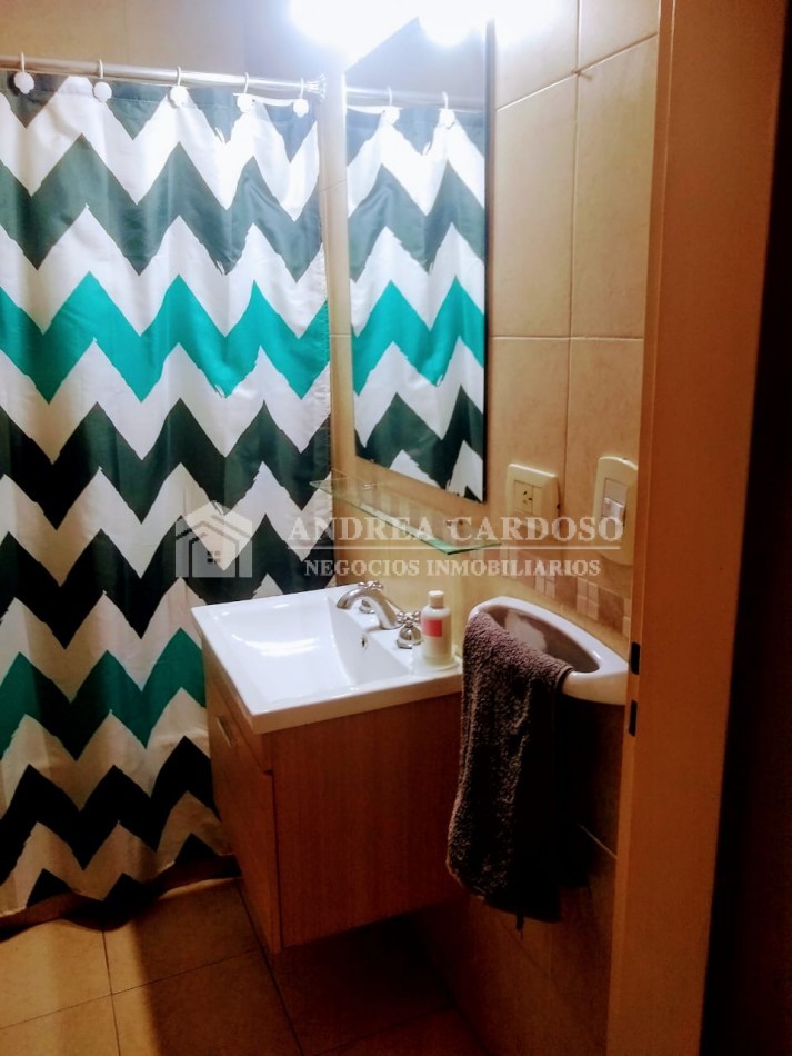 Departamento de 2 ambientes contrafrente en Moron Sur