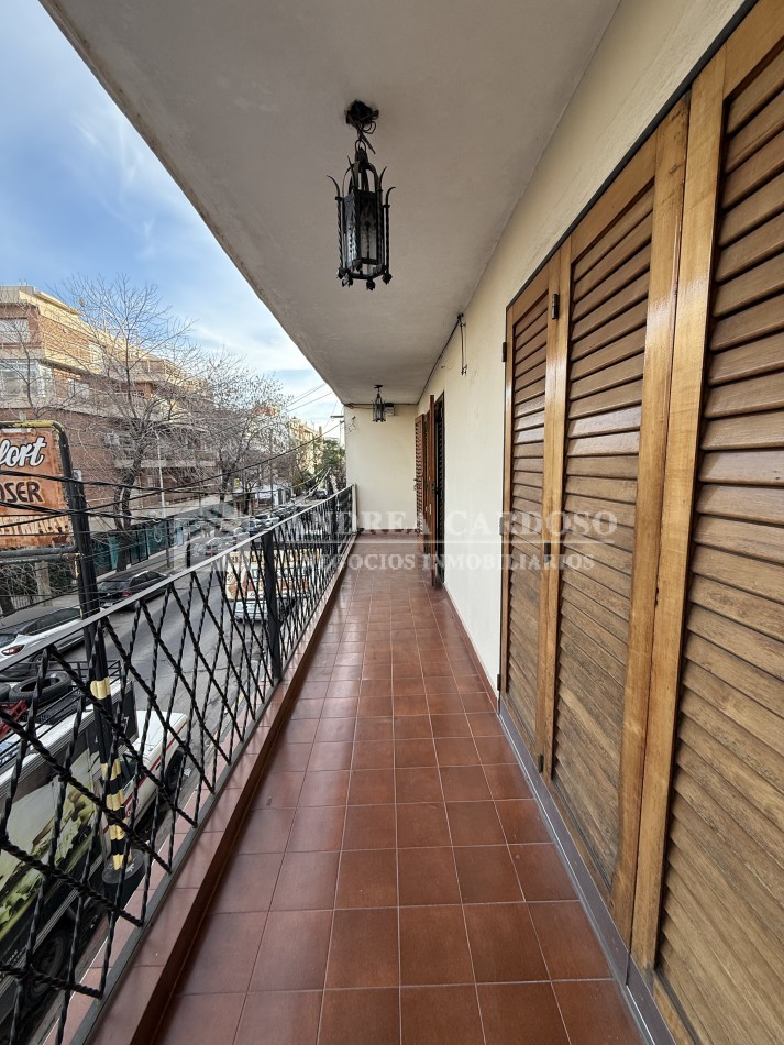 Francia 2425 Castelar