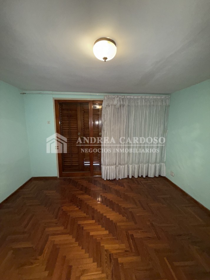 Francia 2425 Castelar