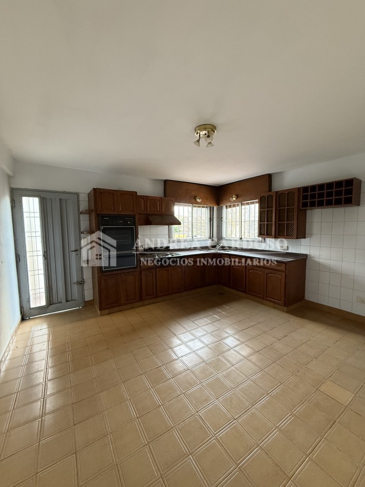 Francia 2425 Castelar