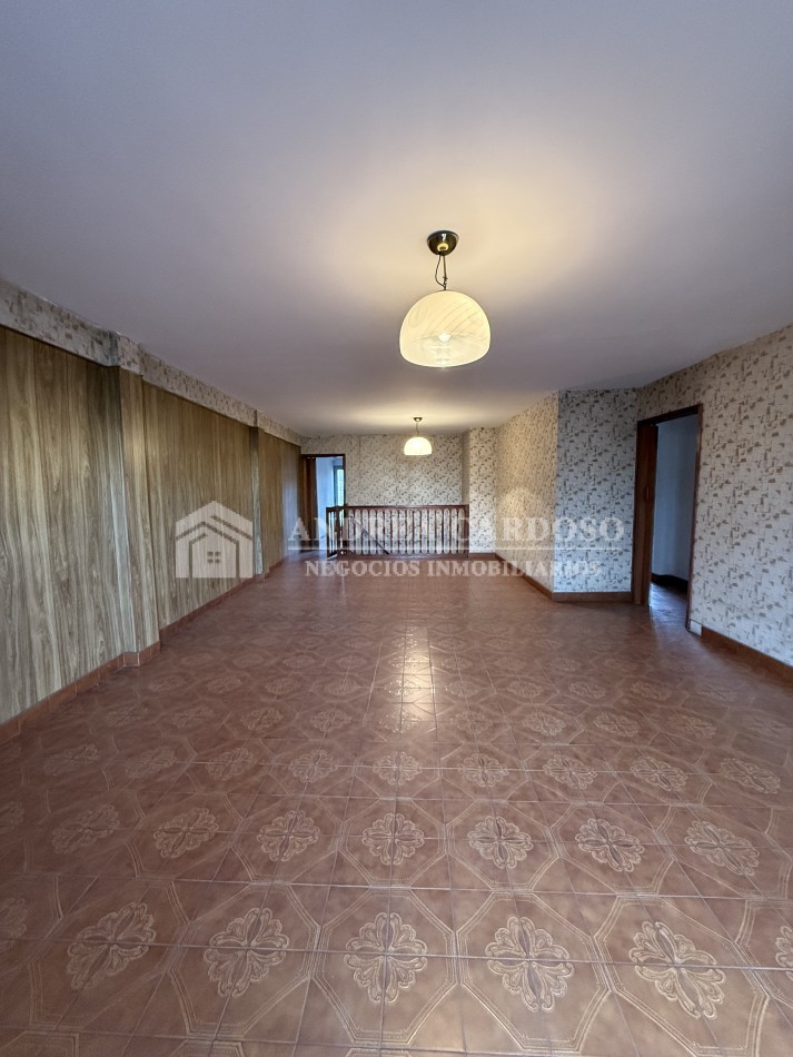 Francia 2425 Castelar