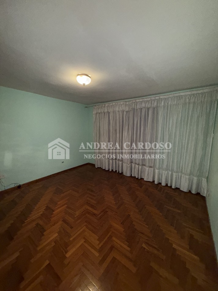 Francia 2425 Castelar